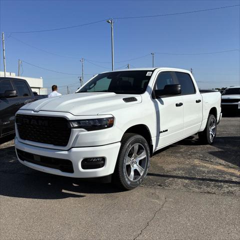 2026 RAM Ram 1500 RAM 1500 EXPRESS CREW CAB 4X2 57 BOX