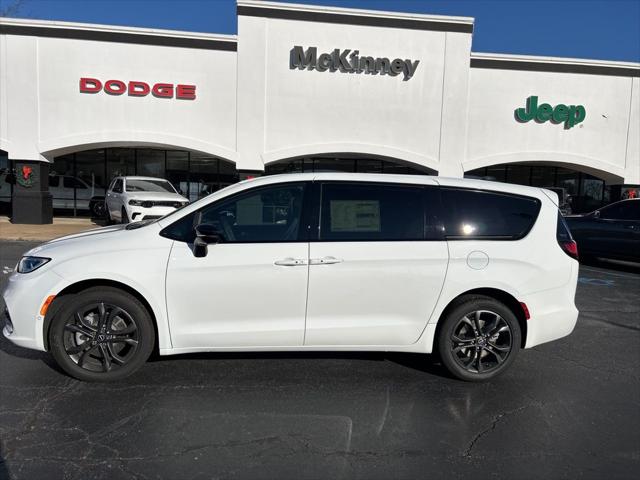 2026 Chrysler Pacifica PACIFICA SELECT AWD