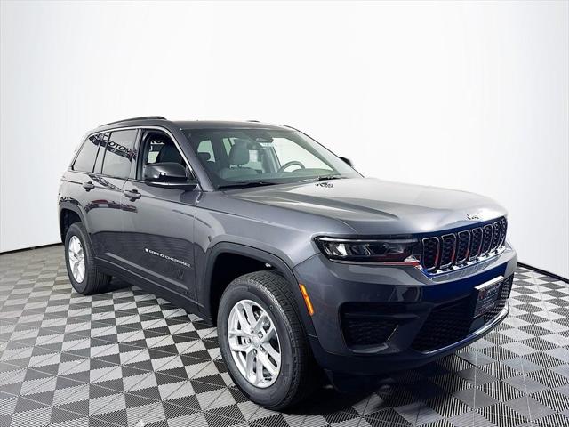 2025 Jeep Grand Cherokee GRAND CHEROKEE LAREDO X 4X4
