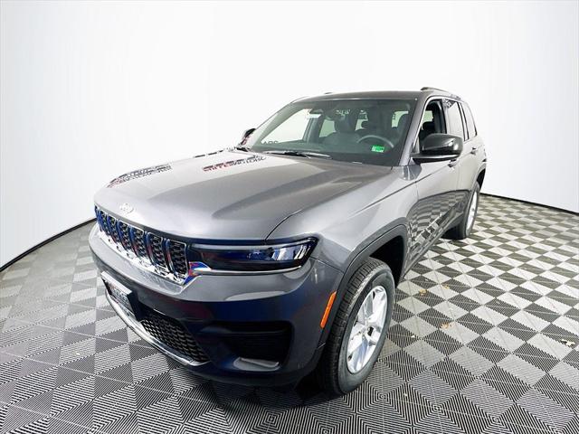 2025 Jeep Grand Cherokee GRAND CHEROKEE LAREDO X 4X4