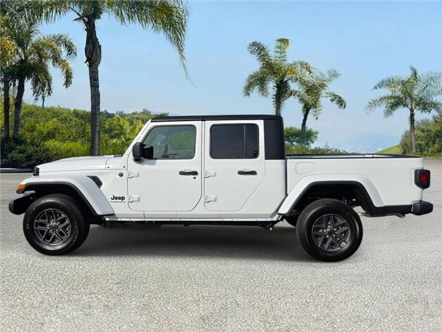 2026 Jeep Gladiator GLADIATOR SPORT S 4X4