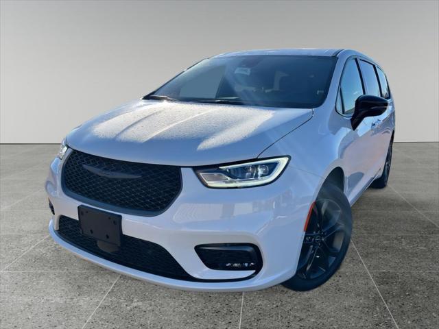 2026 Chrysler Pacifica PACIFICA SELECT AWD