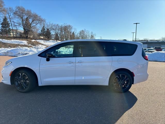 2026 Chrysler Pacifica PACIFICA SELECT AWD