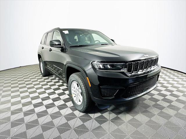 2025 Jeep Grand Cherokee GRAND CHEROKEE LAREDO 4X4