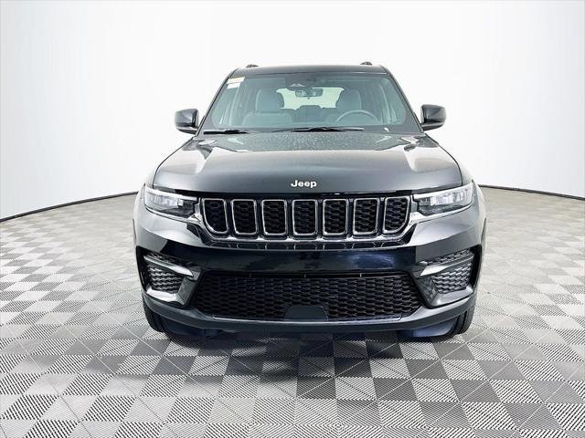 2025 Jeep Grand Cherokee GRAND CHEROKEE LAREDO 4X4