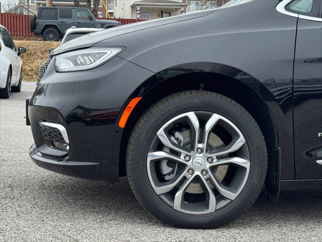 2026 Chrysler Pacifica Pinnacle AWD