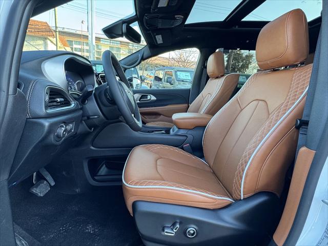 2026 Chrysler Pacifica Pinnacle AWD