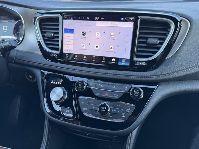 2026 Chrysler Pacifica Pinnacle AWD