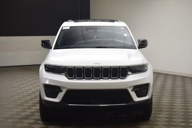 2025 Jeep Grand Cherokee GRAND CHEROKEE LAREDO X 4X4