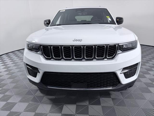 2025 Jeep Grand Cherokee GRAND CHEROKEE LAREDO 4X2