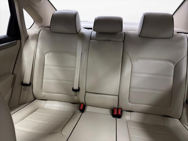 2017 Volkswagen Passat 1.8T SE