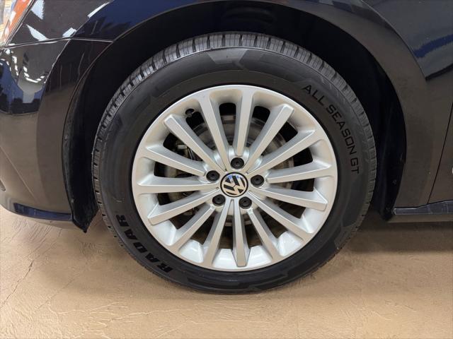2017 Volkswagen Passat 1.8T SE