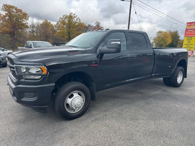 2024 RAM 3500 Tradesman Crew Cab 4x4 8 Box 2024 RAM 3500 Tradesman Crew Cab 4x4 8 Box