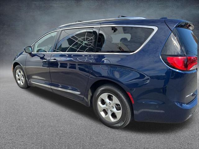 2017 Chrysler Pacifica Touring-L Plus