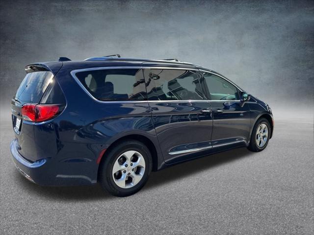 2017 Chrysler Pacifica Touring-L Plus