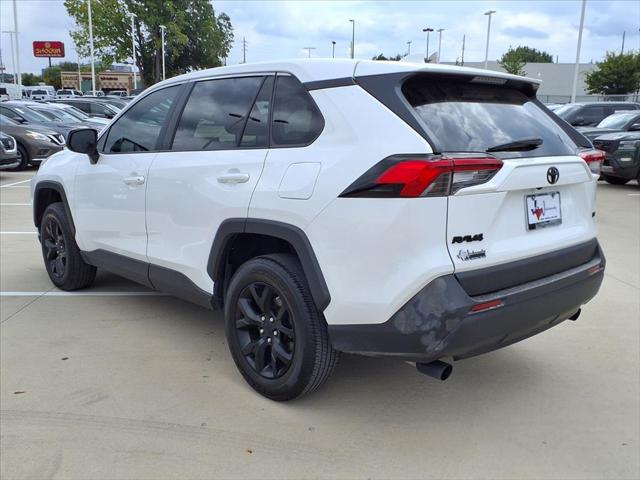 2022 Toyota RAV4 LE 2022 Toyota RAV4 LE