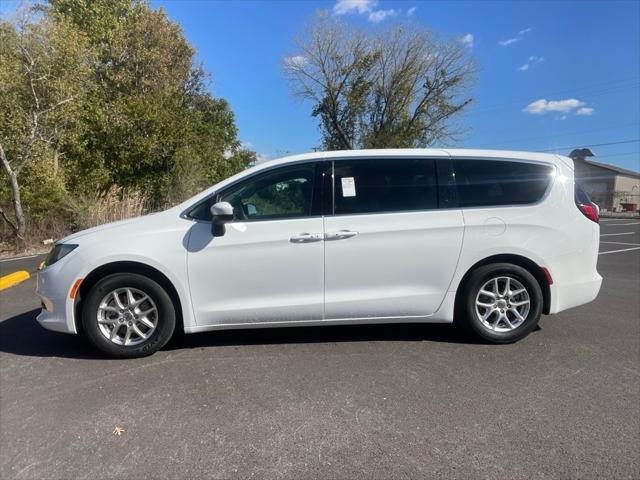 2022 Chrysler Voyager LX 2022 Chrysler Voyager LX