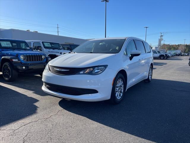 2022 Chrysler Voyager LX 2022 Chrysler Voyager LX