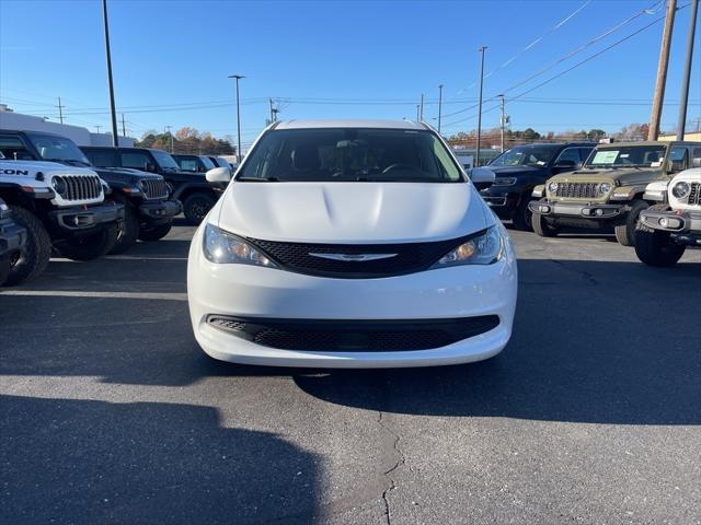 2022 Chrysler Voyager LX 2022 Chrysler Voyager LX
