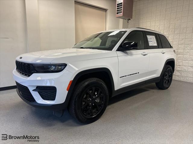 2024 Jeep Grand Cherokee Altitude 4x4 2024 Jeep Grand Cherokee Altitude 4x4