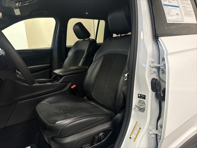 2024 Jeep Grand Cherokee Altitude 4x4 2024 Jeep Grand Cherokee Altitude 4x4