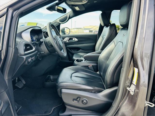 2022 Chrysler Pacifica Hybrid Touring L 2022 Chrysler Pacifica Hybrid Touring L