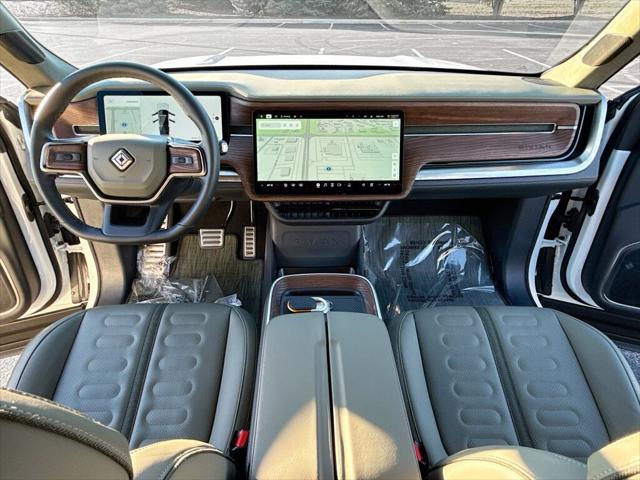 2023 Rivian R1S Adventure 2023 Rivian R1S Adventure