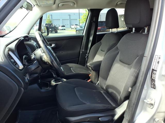 2017 Jeep Renegade Latitude FWD 2017 Jeep Renegade Latitude FWD