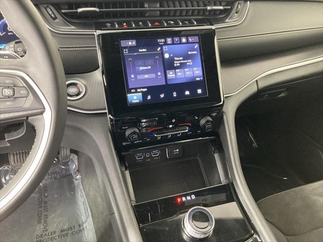 2023 Jeep Grand Cherokee L Altitude 4x4 2023 Jeep Grand Cherokee L Altitude 4x4