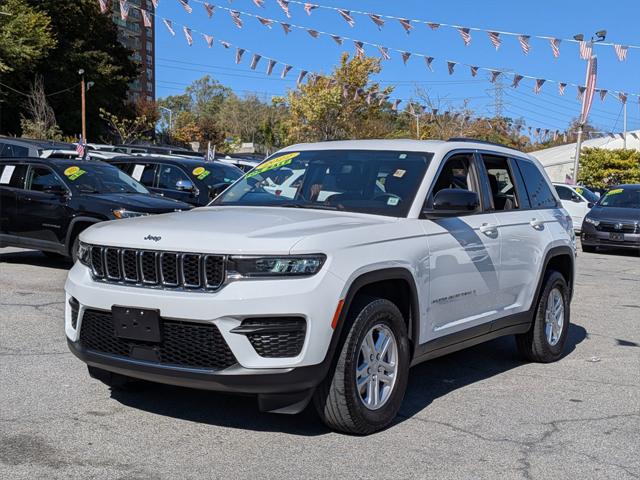 2023 Jeep Grand Cherokee Laredo 4x4
