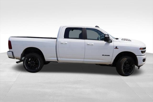 2025 RAM Ram 3500 RAM 3500 LARAMIE CREW CAB 4X4 64 BOX