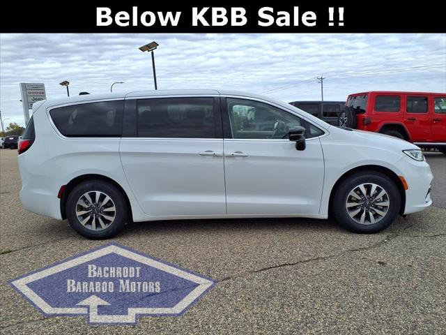 2024 Chrysler Pacifica Hybrid Select 2024 Chrysler Pacifica Hybrid Select