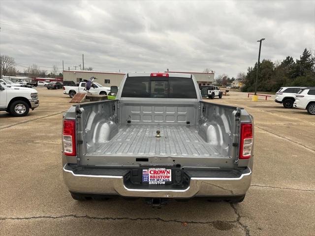 2022 RAM 3500 Tradesman Crew Cab 4x4 8 Box 2022 RAM 3500 Tradesman Crew Cab 4x4 8 Box