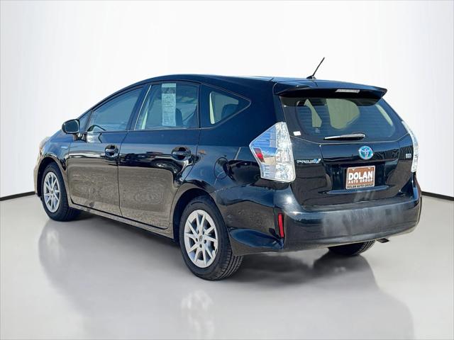2014 Toyota Prius v Two 2014 Toyota Prius v Two