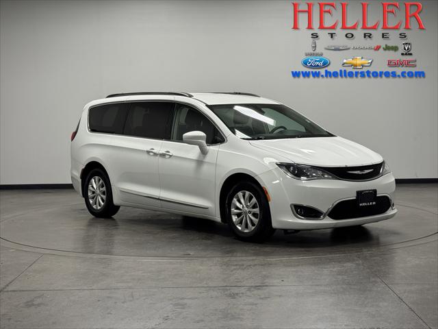 2017 Chrysler Pacifica Touring-L 2017 Chrysler Pacifica Touring-L