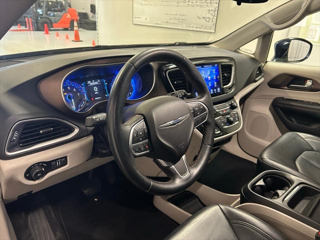 2017 Chrysler Pacifica Touring-L 2017 Chrysler Pacifica Touring-L