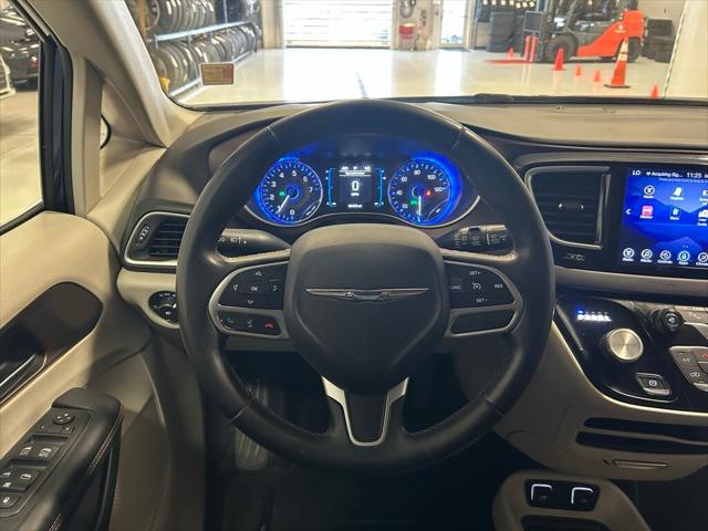 2017 Chrysler Pacifica Touring-L 2017 Chrysler Pacifica Touring-L