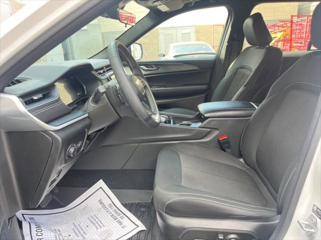 2025 Jeep Grand Cherokee Laredo X 4x4