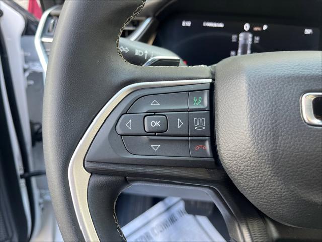 2025 Jeep Grand Cherokee Laredo X 4x4