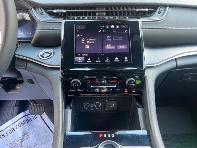 2025 Jeep Grand Cherokee Laredo X 4x4