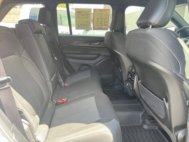2025 Jeep Grand Cherokee Laredo X 4x4