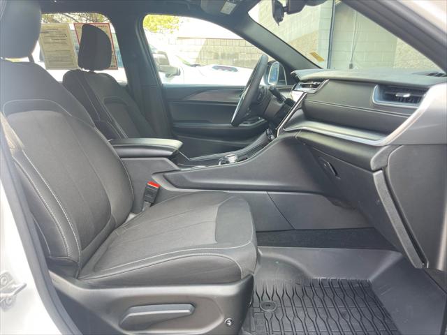 2025 Jeep Grand Cherokee Laredo X 4x4