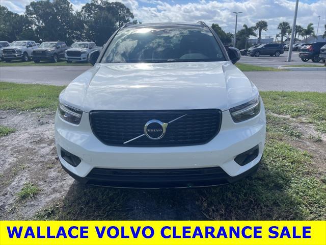 2022 Volvo XC40 T5 R-Design