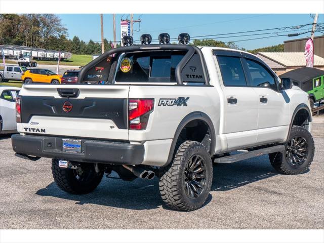 2024 Nissan TITAN Crew Cab PRO-4X 4x4 2024 Nissan TITAN Crew Cab PRO-4X 4x4