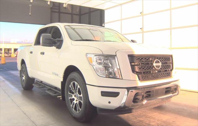 2024 Nissan TITAN Crew Cab SV 4x2