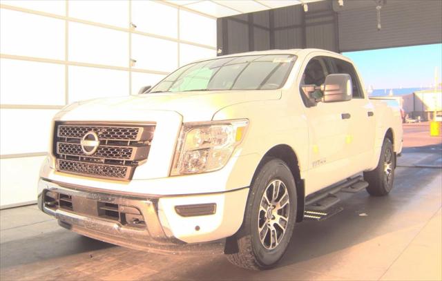2024 Nissan TITAN Crew Cab SV 4x2