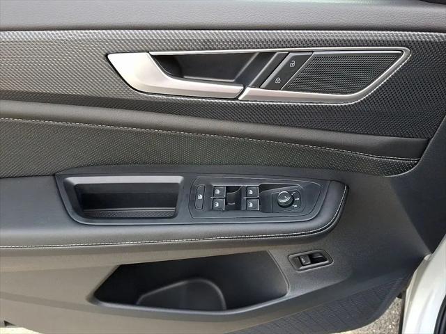 2026 Volkswagen Atlas Cross Sport SEL R-Line Black