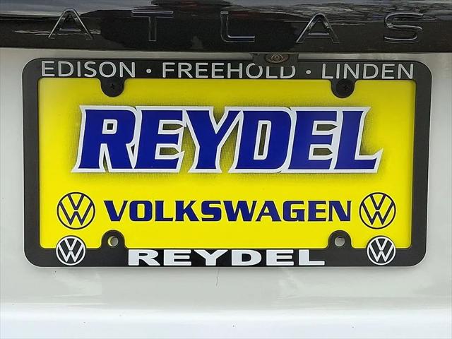 2026 Volkswagen Atlas Cross Sport SEL R-Line Black