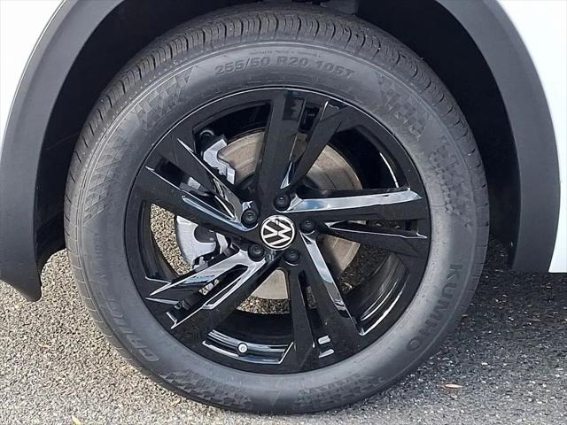 2026 Volkswagen Atlas Cross Sport SEL R-Line Black