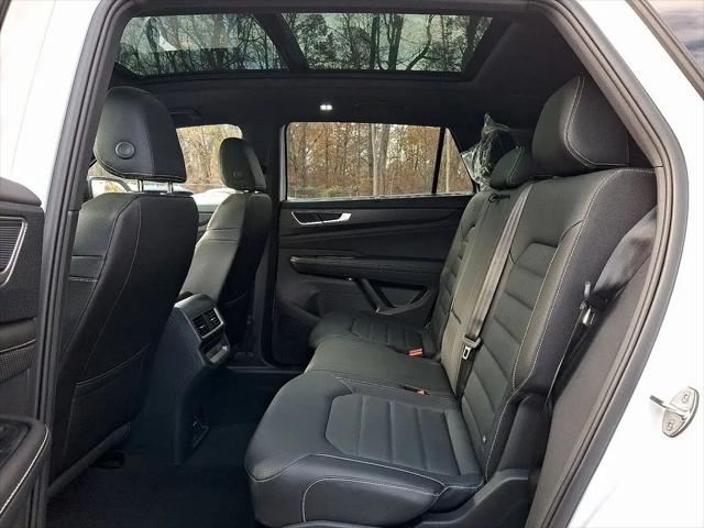 2026 Volkswagen Atlas Cross Sport SEL R-Line Black